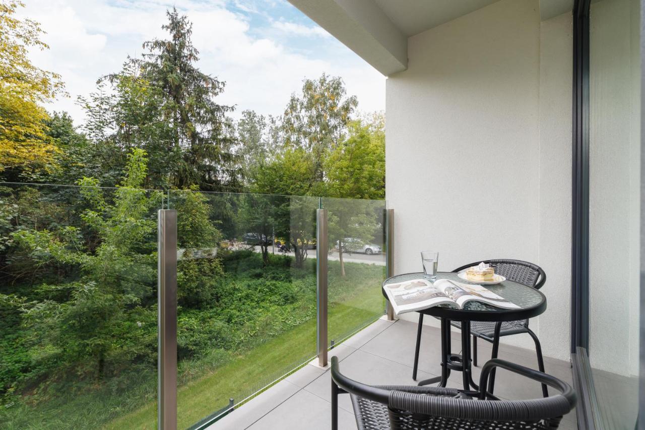 W Parku Lotnikow Apartments Tauron Arena By Noclegi Renters คราคูฟ ภายนอก รูปภาพ