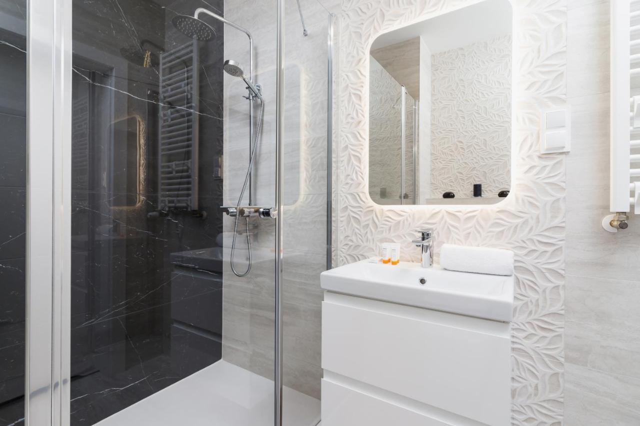 W Parku Lotnikow Apartments Tauron Arena By Noclegi Renters คราคูฟ ภายนอก รูปภาพ